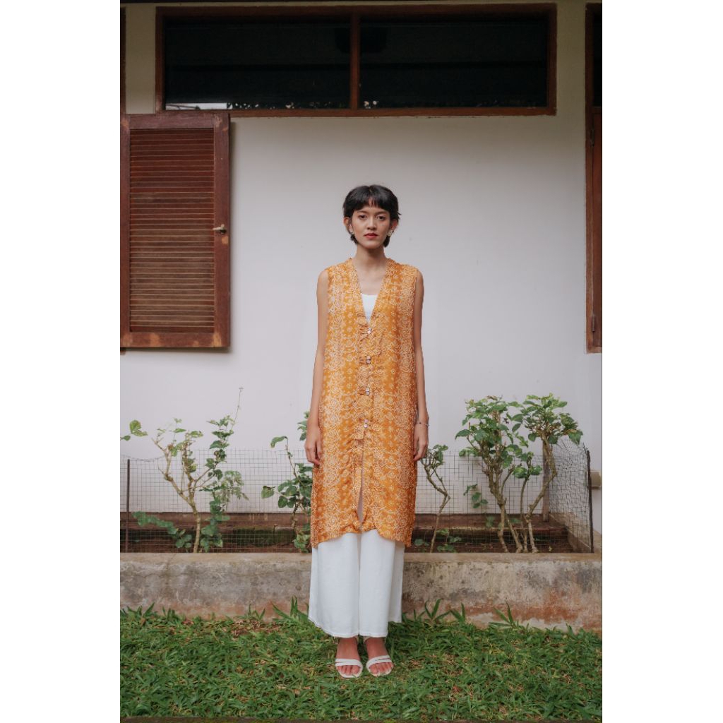 Batik Fractal Seruni ด้านนอกผู้หญิง