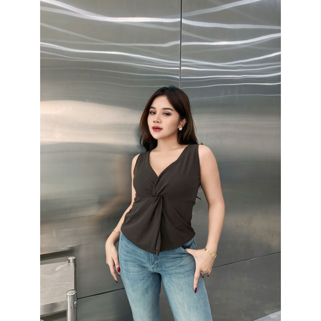 Karina top / New / เสื้อท่อนบนผู้หญิงล่าสุด