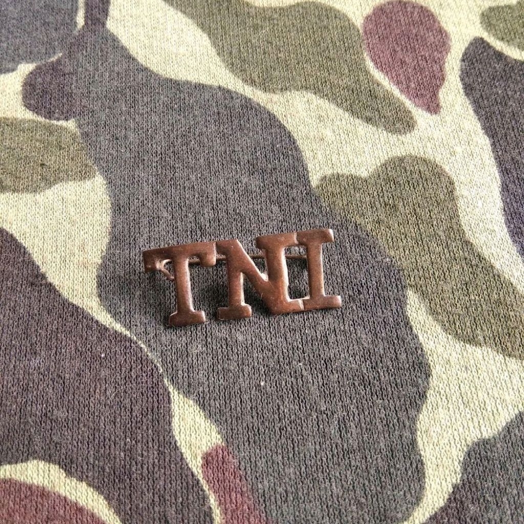 พินกองทัพเก่าป้ายหน่วย TNI, พินอาบีริสมัยเก่า, คอลเลกชันทหารเก่า, หมุดคอหมวก TNI โรงเรียนเก่า, หมุดค