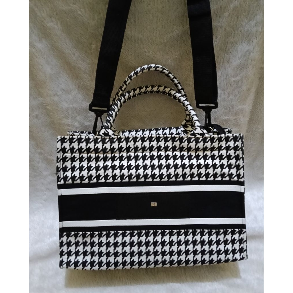 BALLY CANVAS SLING BAG