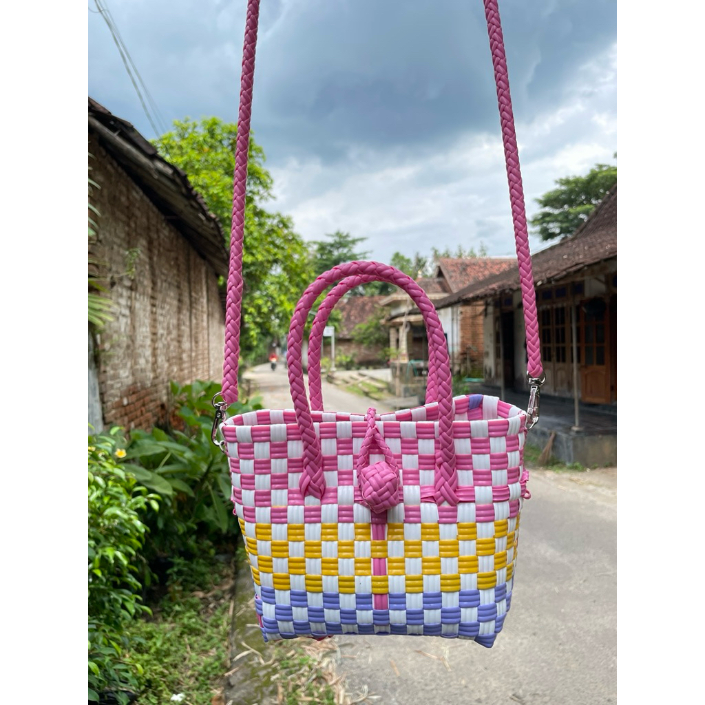HP Majid Handmade Bag Sling Bag เหมาะกับโทรศัพท์มือถือ ขนาด 14x7x12 กระเป๋าสะพายอินเทรนด์