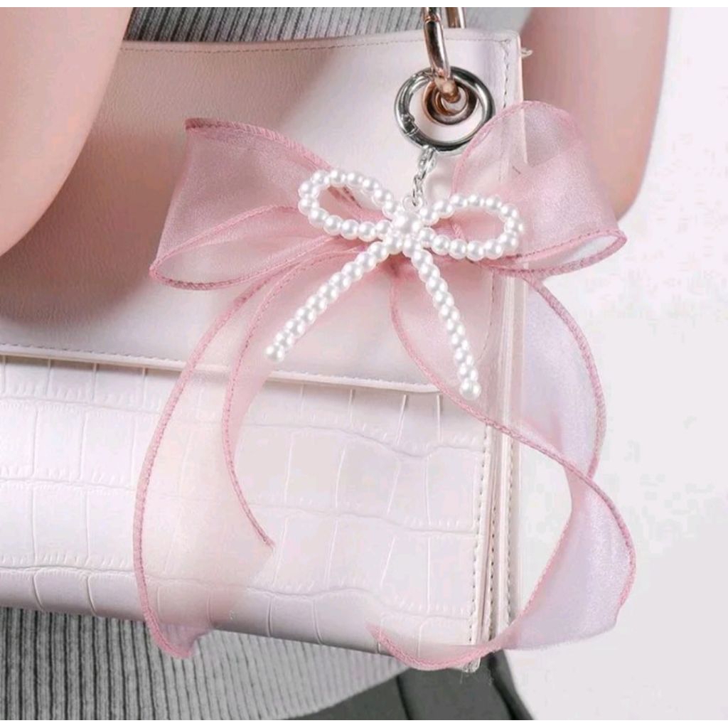 GANTUNGAN Chelsea Pearl Ribbon Bag Keychain/ Chelsea Pearl Ribbon Bag Charm