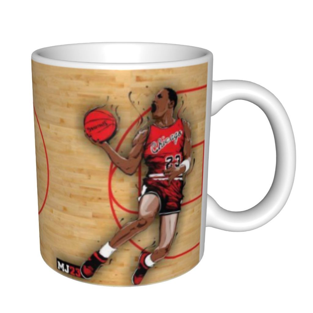 แก้วกาแฟ Chicago Bulls Michael Jordan หมายเลข 23 พร้อมพื้นหลังสนามบาสเก็ตบอลไม้