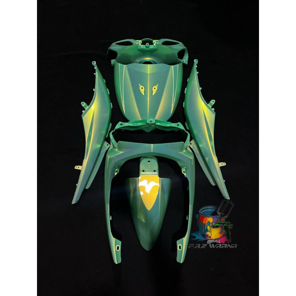 สีที่กําหนดเอง GREEN GOLDEN EYES PU MOTORCYCLE/CAR PAINT