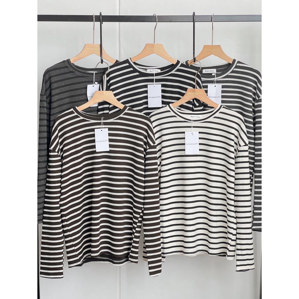 Striped Sweater - เสื้อถักผู้หญิง