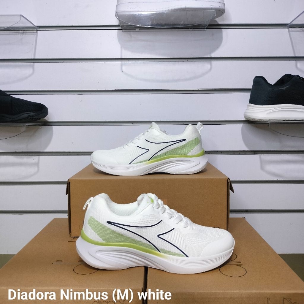 Diadora Nimbus พร้อม