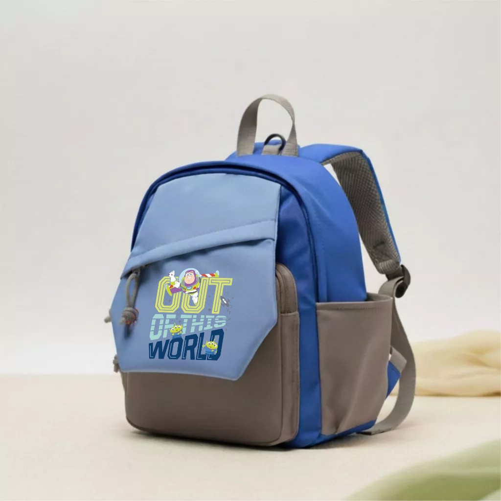 Catenzo - CUT 028 กระเป๋านักเรียนน้ําหนักเบาสีฟ้าสําหรับเด็กอนุบาล/ก่อนวัยเรียนพร้อมภาพอวกาศ Buzz, เ