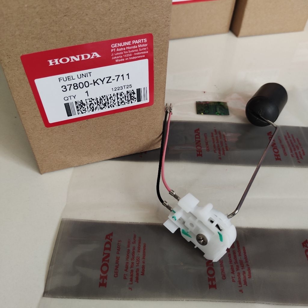 37800-KYZ-711 ปั๊มเชื้อเพลิงลอย Supra X 125 Helm In FUEL UNIT เดิม 37800KYZ711