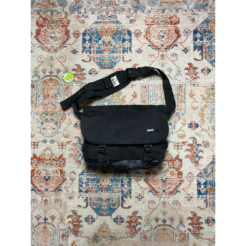 กระเป๋า Messenger peeps