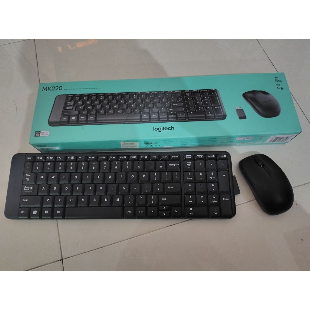 คีย์บอร์ดและเมาส์ไร้สาย Logitech MK220