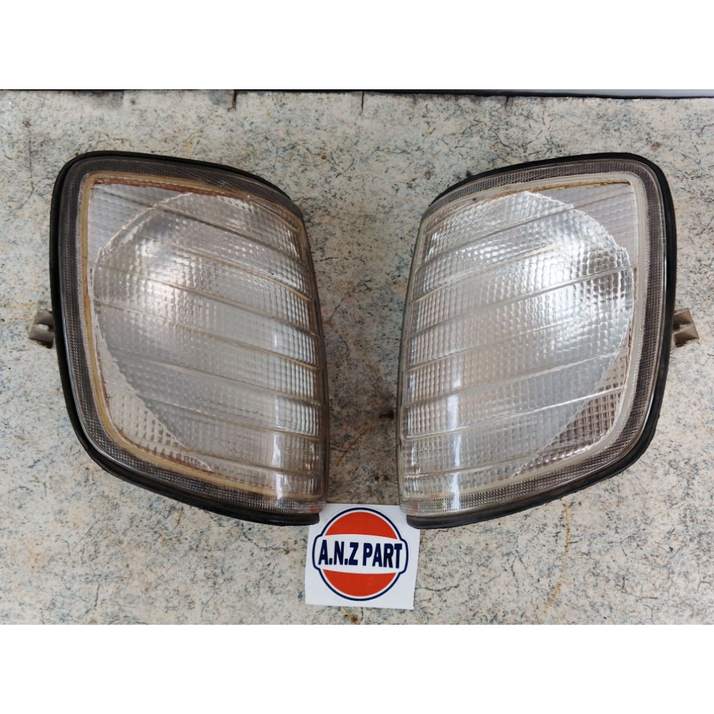 ไฟเลี้ยวหน้า Mercedes Benz - Mercy Boxer - W124 - Depo
