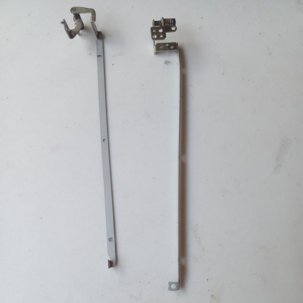 บานพับแล็ปท็อป Toshiba Satellite C640