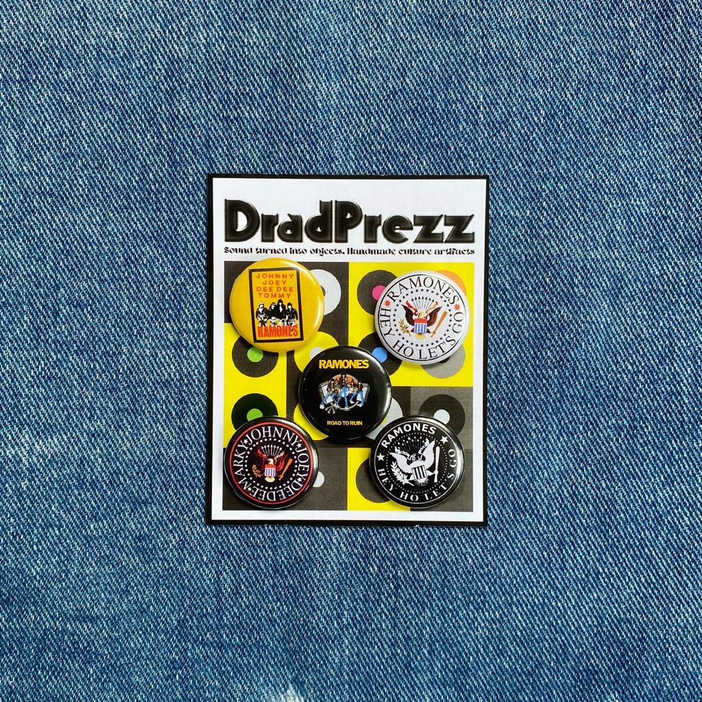 BUTTON PIN PACK 25mm RAMONES | หมุดวงร็อคโลหะฮาร์ดคอร์