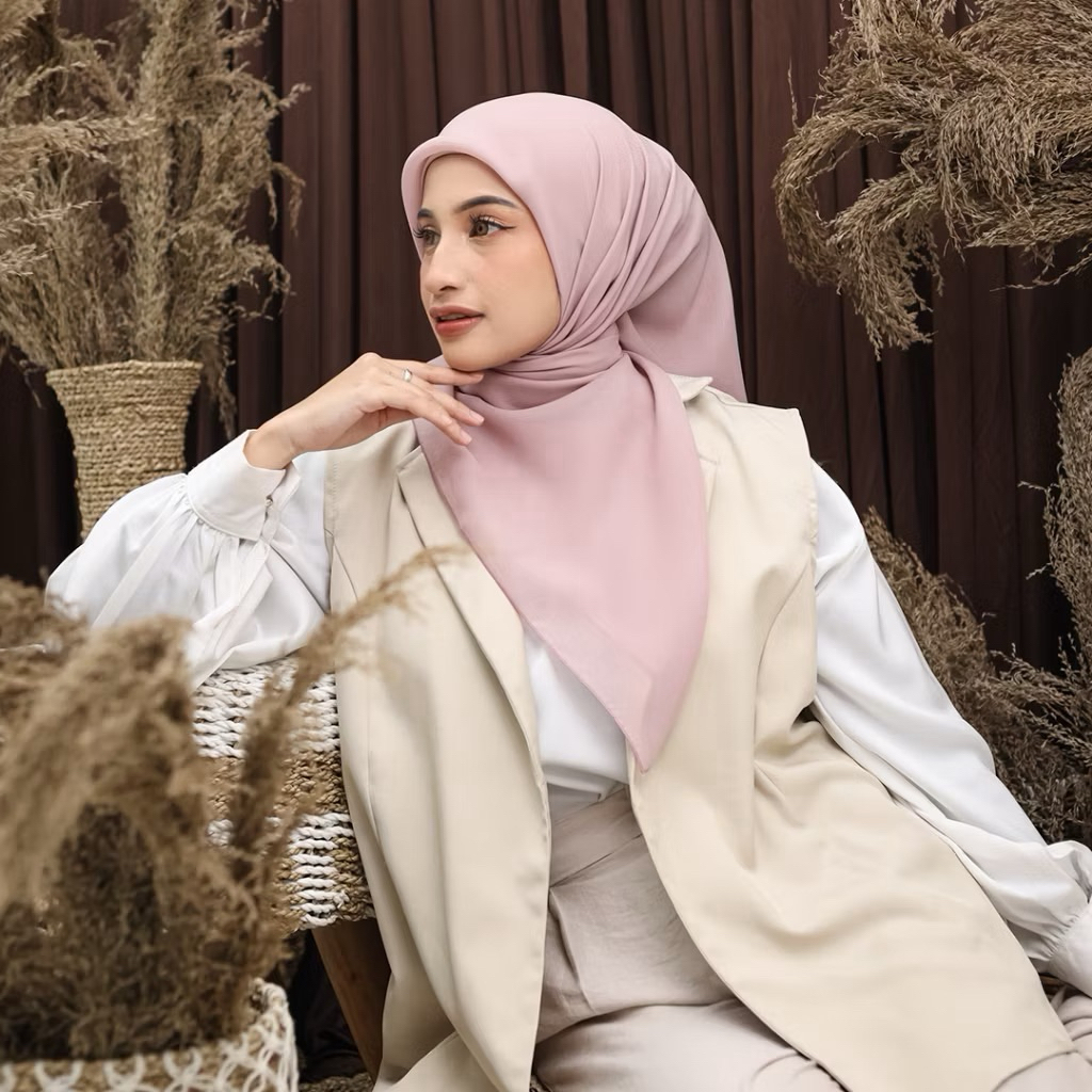 Bella Pollycotton Uma Scarf premium Edge Sewing / Triangle square
