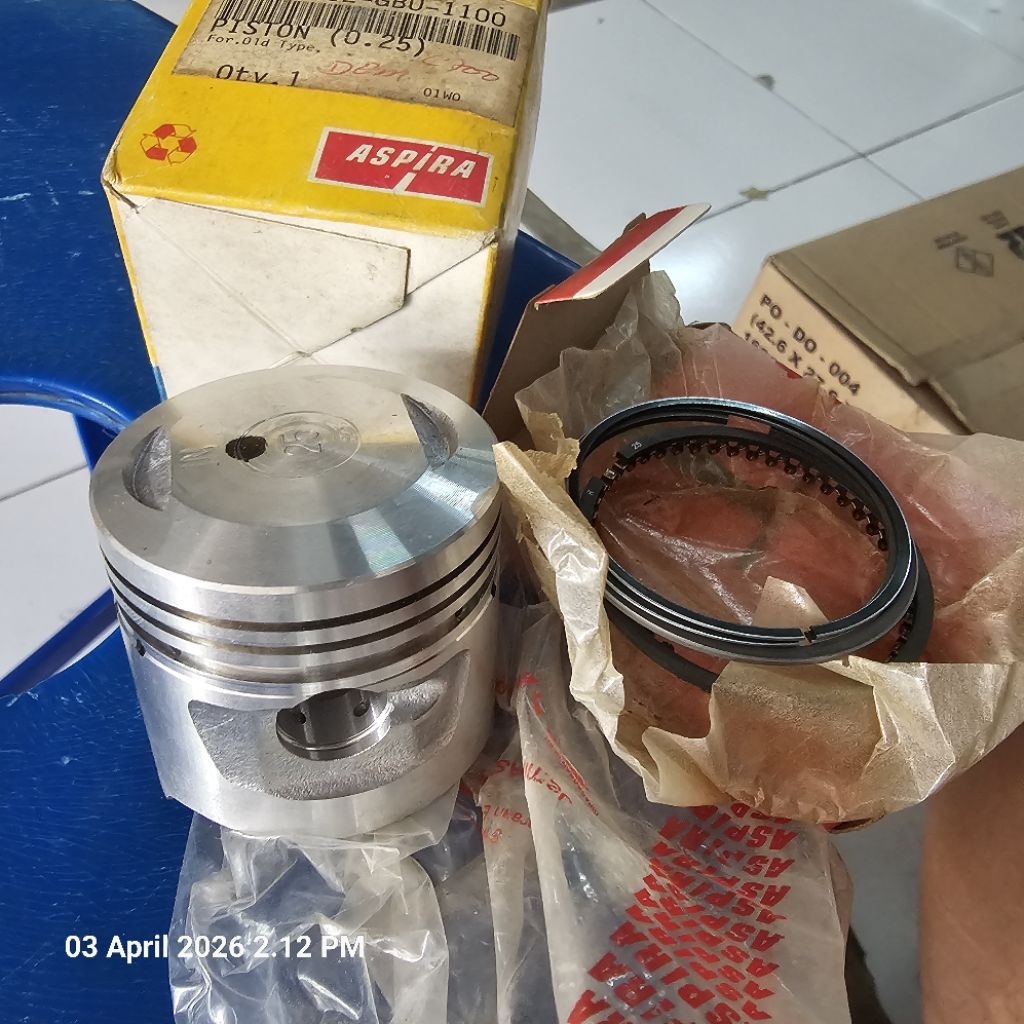 ลูกสูบ honda C700 0.25+แหวนลูกสูบ .13102-GB0-1100/JP