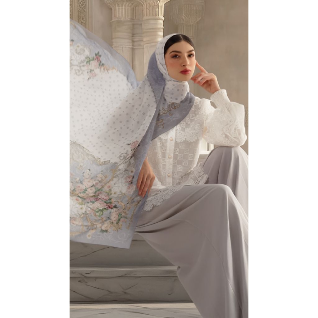 LAURENTIA SCARF โดย IVAN GUNAWAN PRIVE