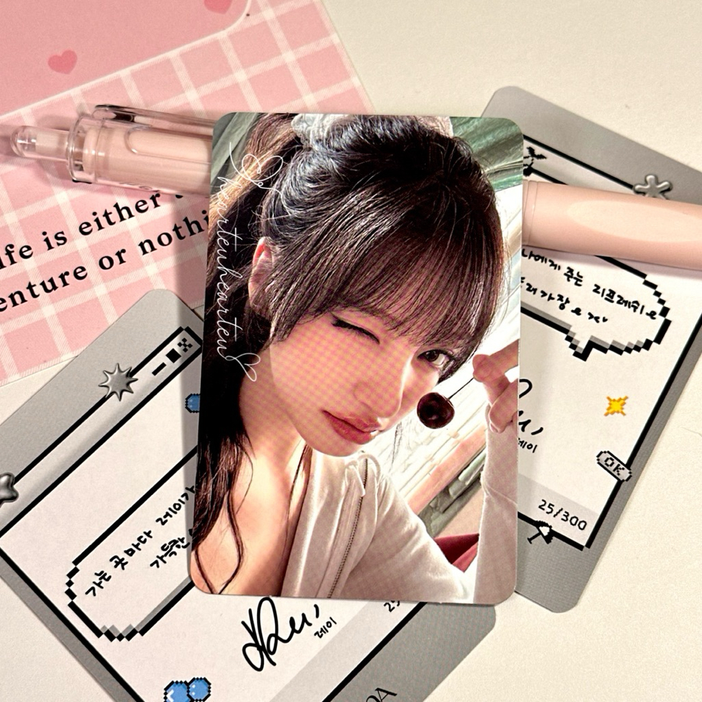Hearteuhearteu IVE Liz Official Random Photocard Pack from IVE 2026 World Tour Concert "Show What I 