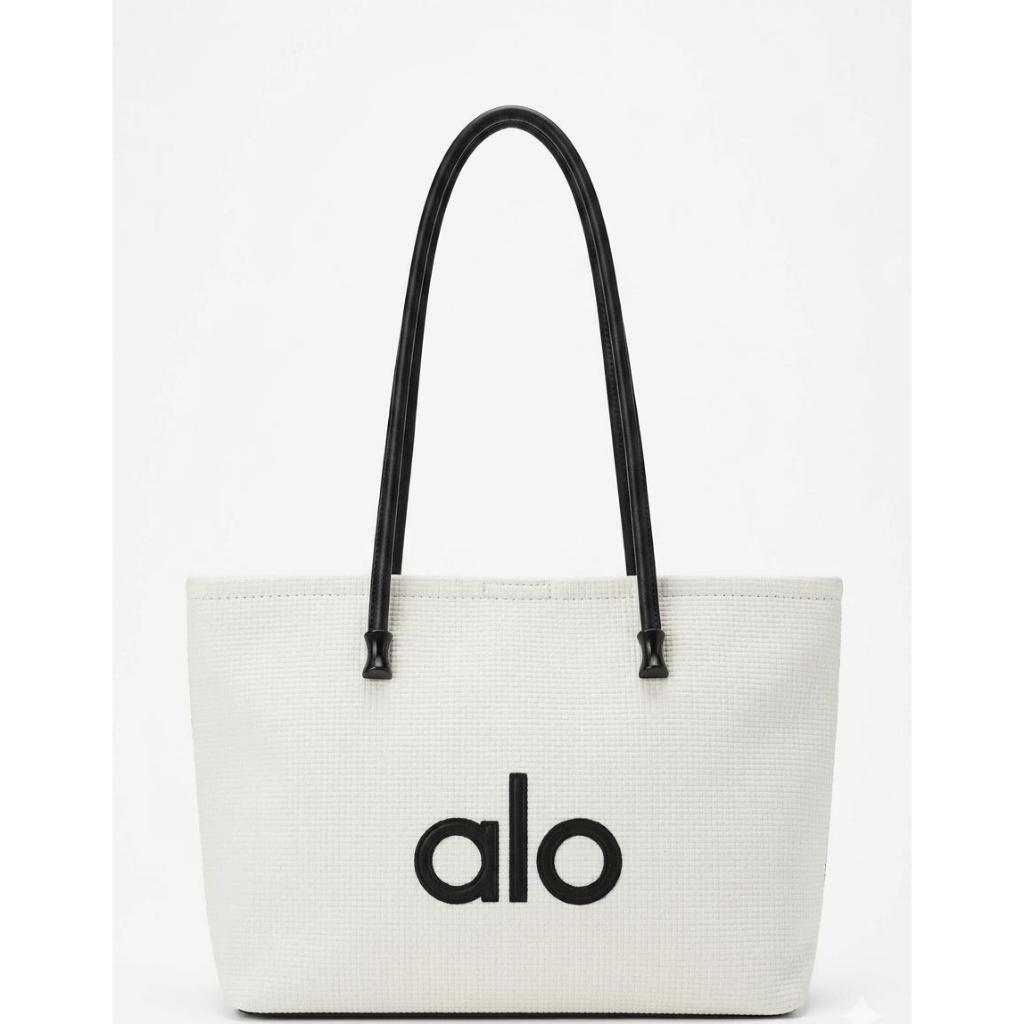 กระเป๋าสะพายลําลองผู้หญิง 001 AL0 FREE POUCH