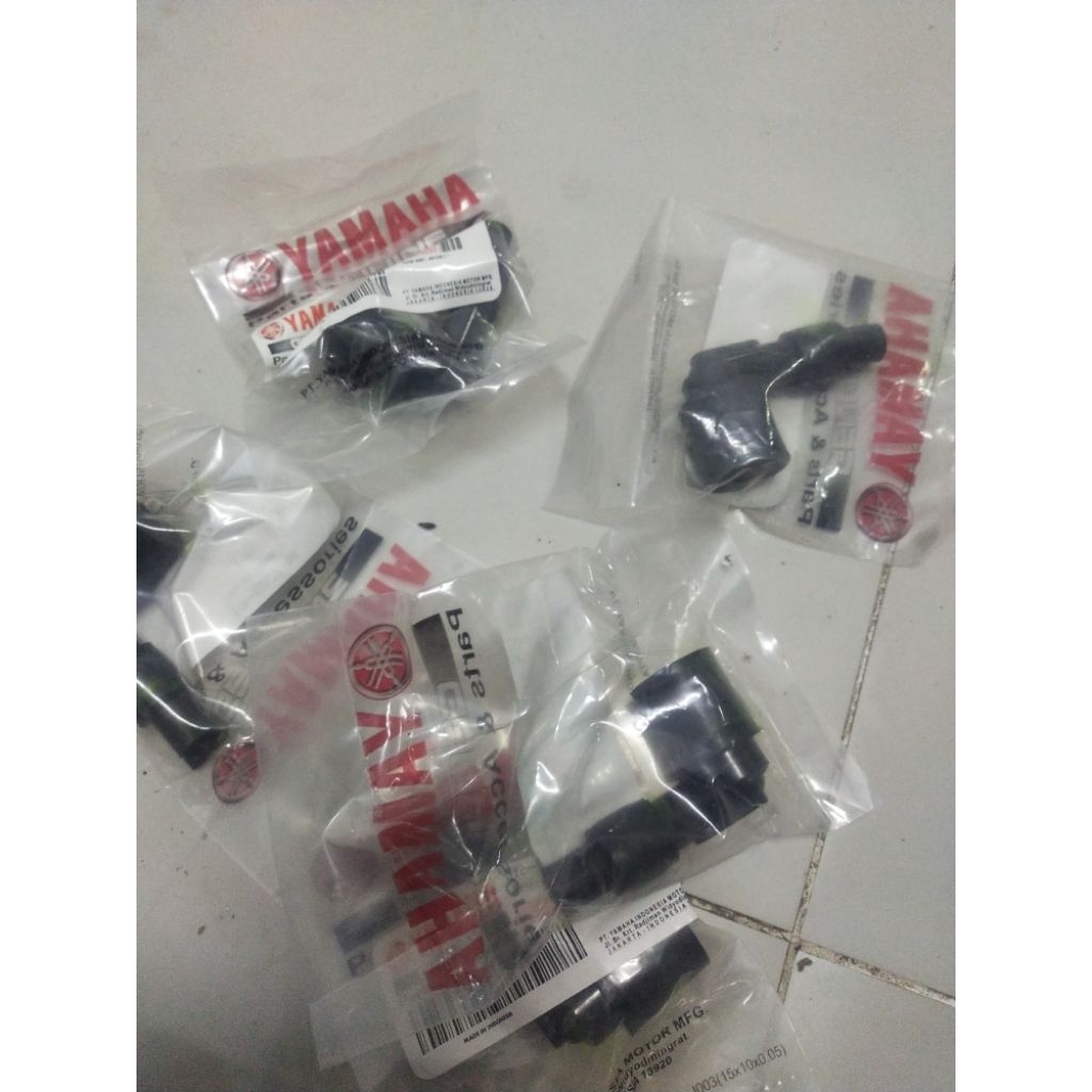 Yamaha V75 v80 RS100 LS3 rx100 DT100 L2 L2G YB100 U5 U7 หัวเทียนหัวหมวก