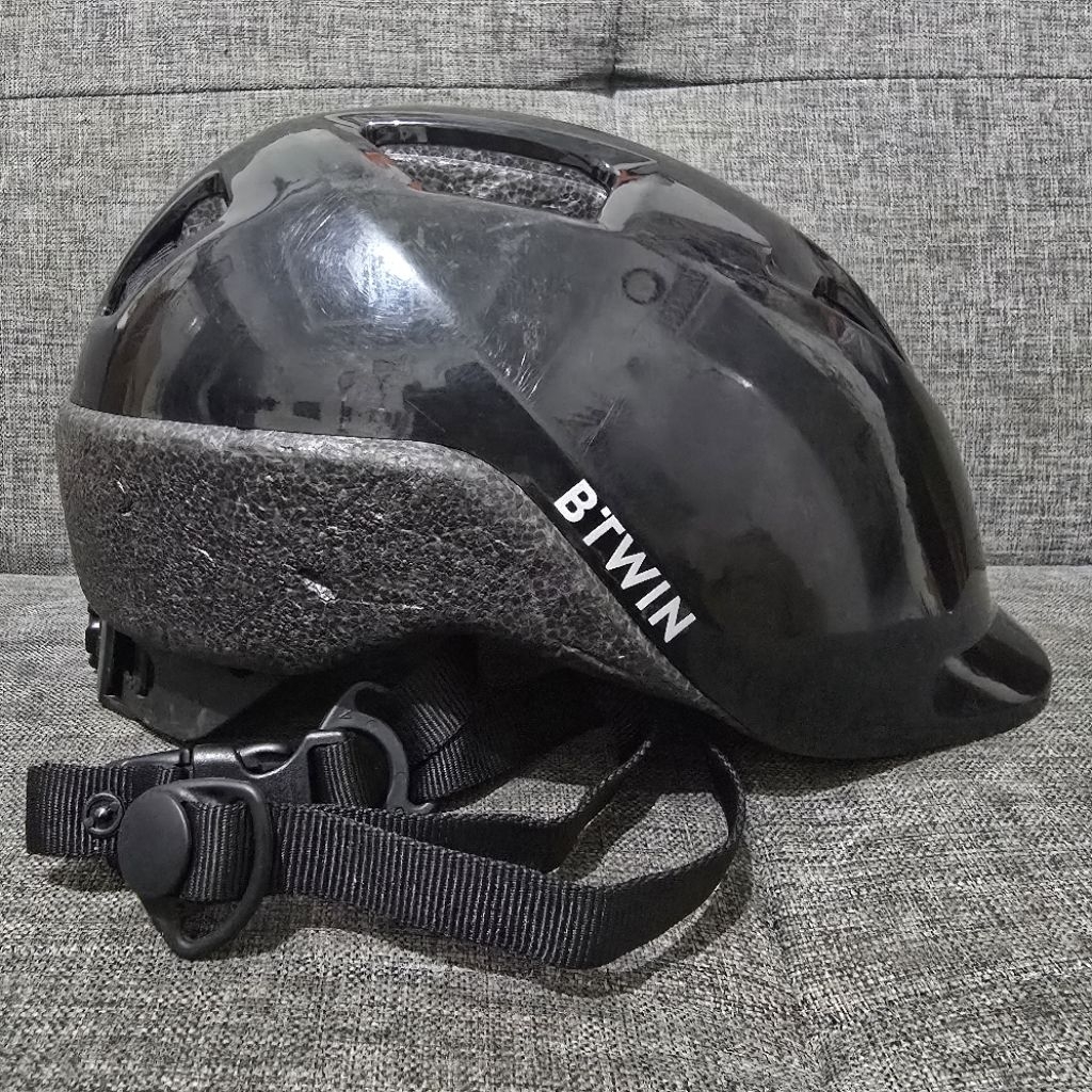 Btwin 100 หมวกกันน็อคจักรยานสเก็ตอินไลน์สําหรับเด็ก
