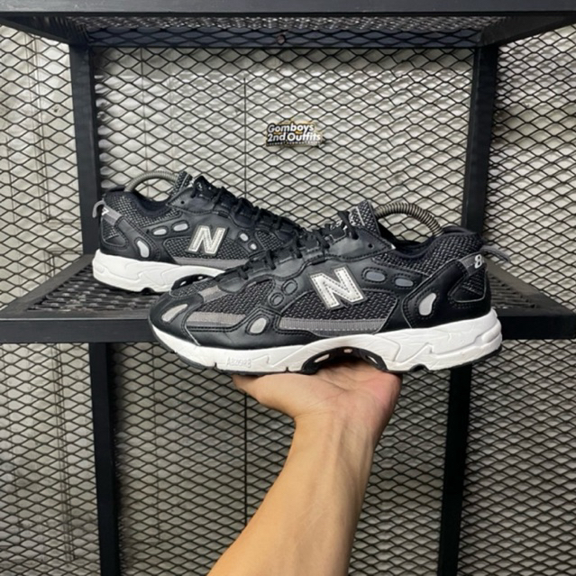New balance 827 Abzorb สีดํา Size 42 | 26.5ซม