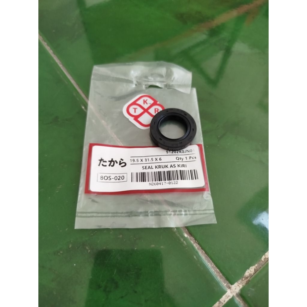 LETF CRANK AXLE SEAL K0J GENIO/BEAT DELUXE/SCOOPY PRESTIGE 19.5X31.5X6 ของแท้ TKR