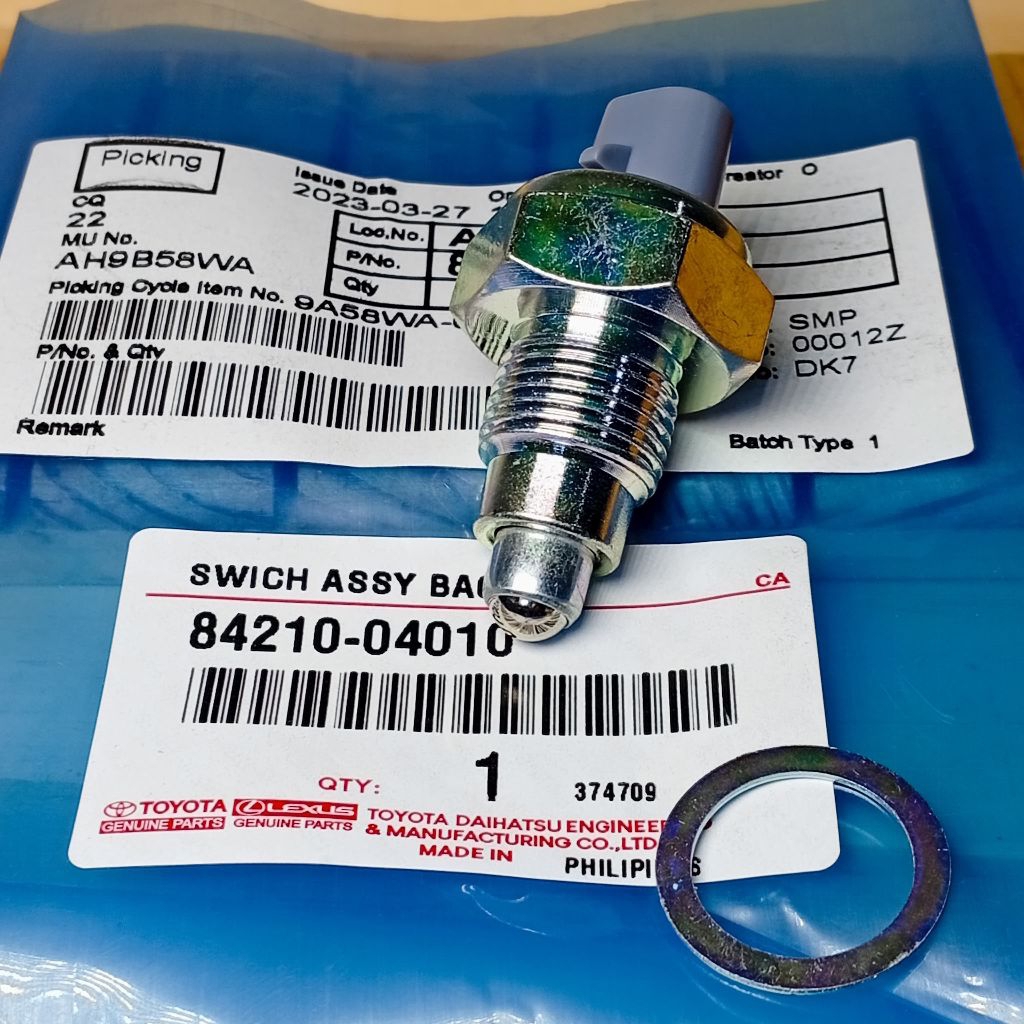 สวิตช์ถอยหลัง Back Up Lamp Toyota Fortuner Hilux Avanza Xenia Rush Terios Vios Altis Innova 84210-04