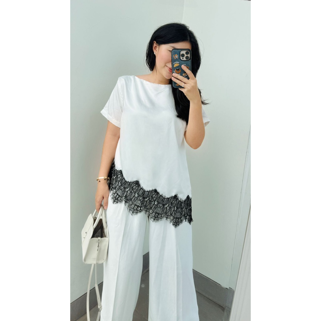 ASPEN LACE TOP / LACE TOP / ท็อปส์ซูผู้หญิง