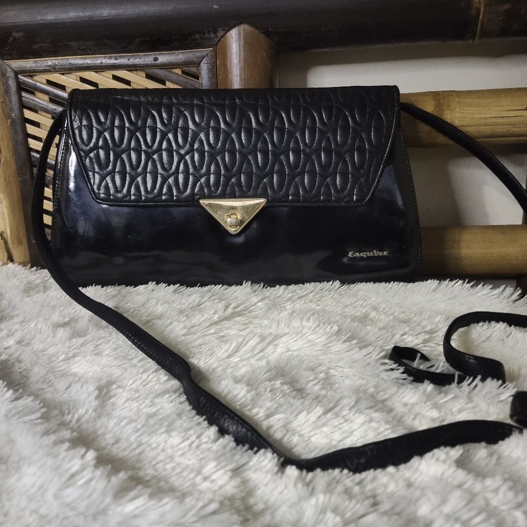 Preloved esquire กระเป๋าสะพายหนัง