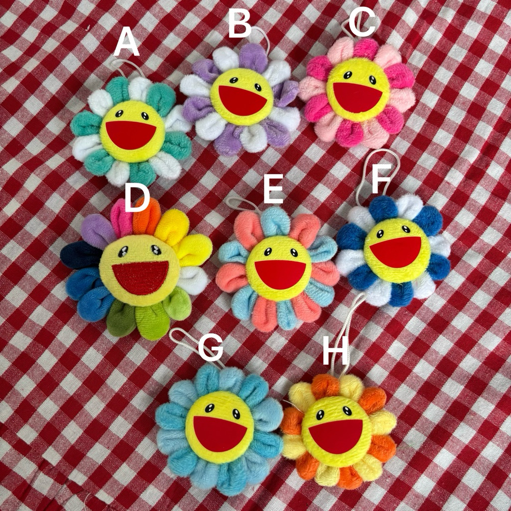Pin rainbow takashi murakami smile พวงกุญแจแบน murakami flower