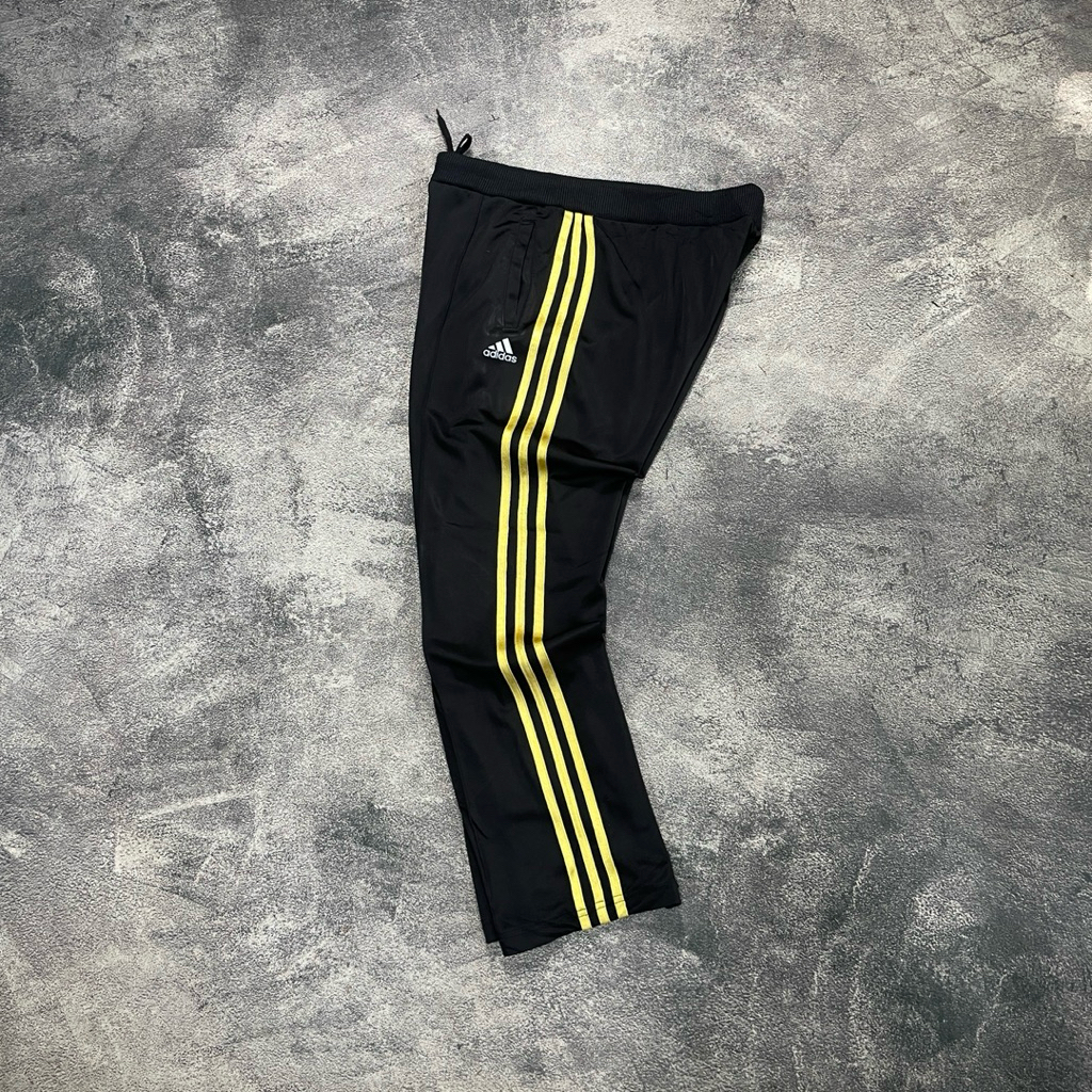 Adds Trackpants P9 sz 31-34
