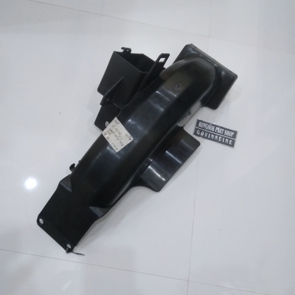 บังโคลนหลังใน suzuki rc110 rc 110 crristal คอเดิม nos sgp