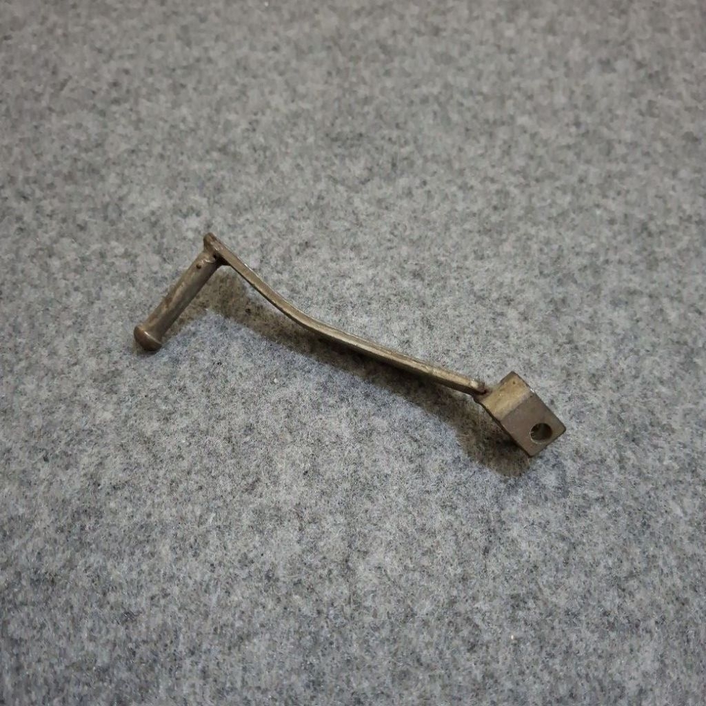 แป้นคันเกียร์ KE125 Kawasaki BINTER KE125 Nos