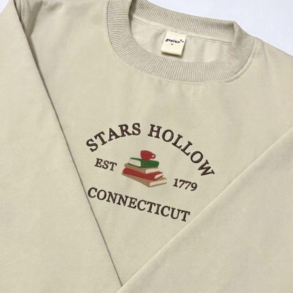 Graizx - 159 Stars Hollow Connecticut โดย Gilmore Girls Sweater