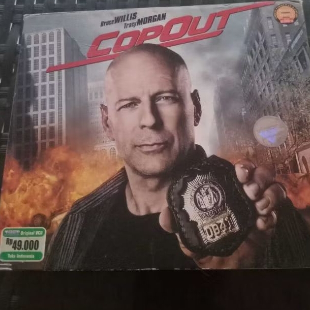 VCD ต้นฉบับ COP OUT Feat BRUCE WILLIS ข้อความอินโดนีเซีย