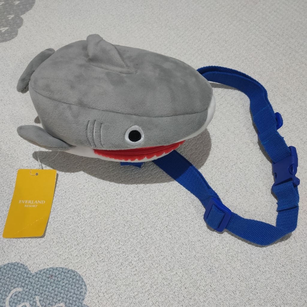 กระเป๋าสะพาย Baby Shark Everland Korea