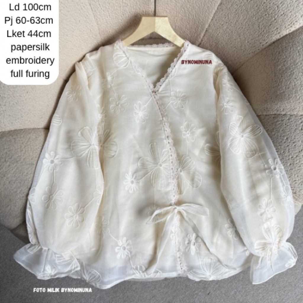 เสื้อสวยปัก Liliana Top Papersilk