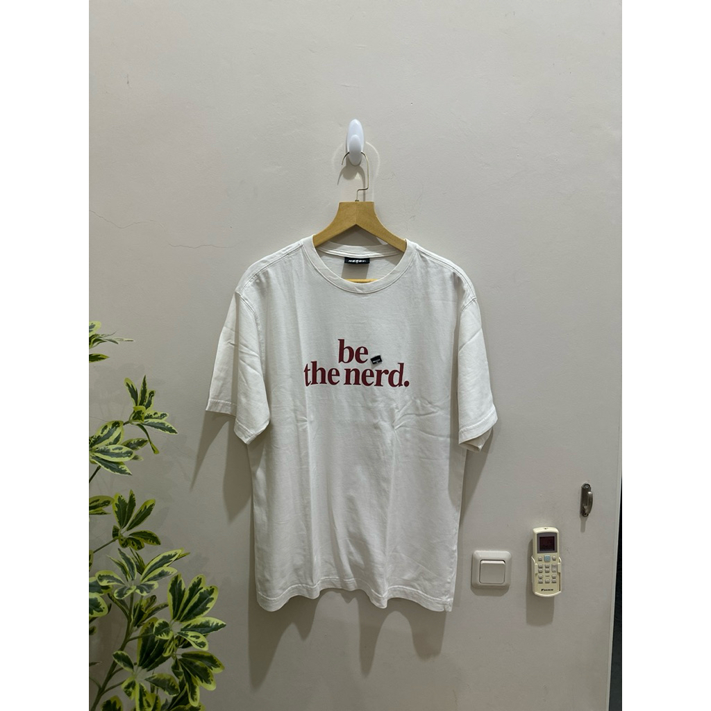 เสื้อยืดสไตล์ Nerdy Y2K