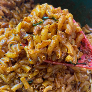Makaroni pedas daun jeruk 250Gram -Kriuk, Gurih,Pedas