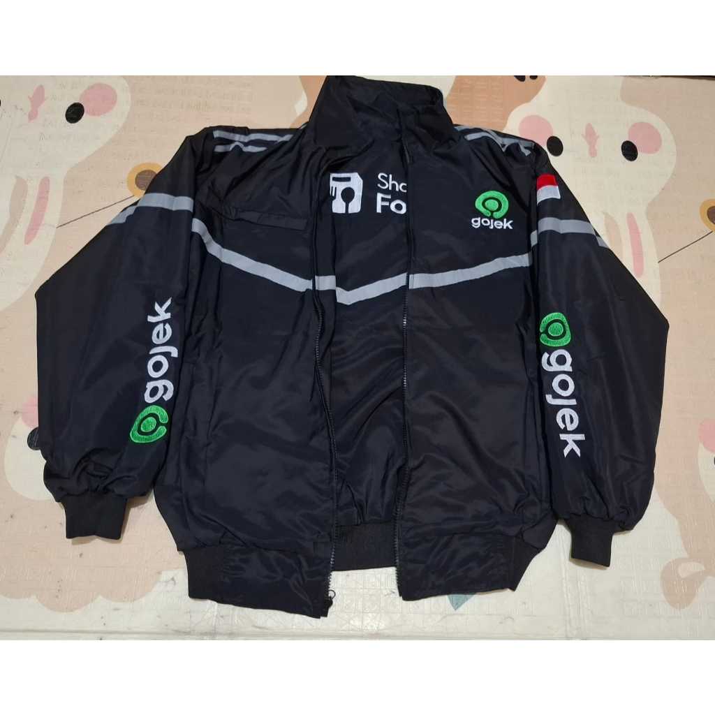 สีดํา GOJEK SOPHI JACKET สีดํา GOJEK SOPHI JACKET สีดํา GOJEK JACKET SOPHI สีดํากันน้ํา EMBROIDERED 