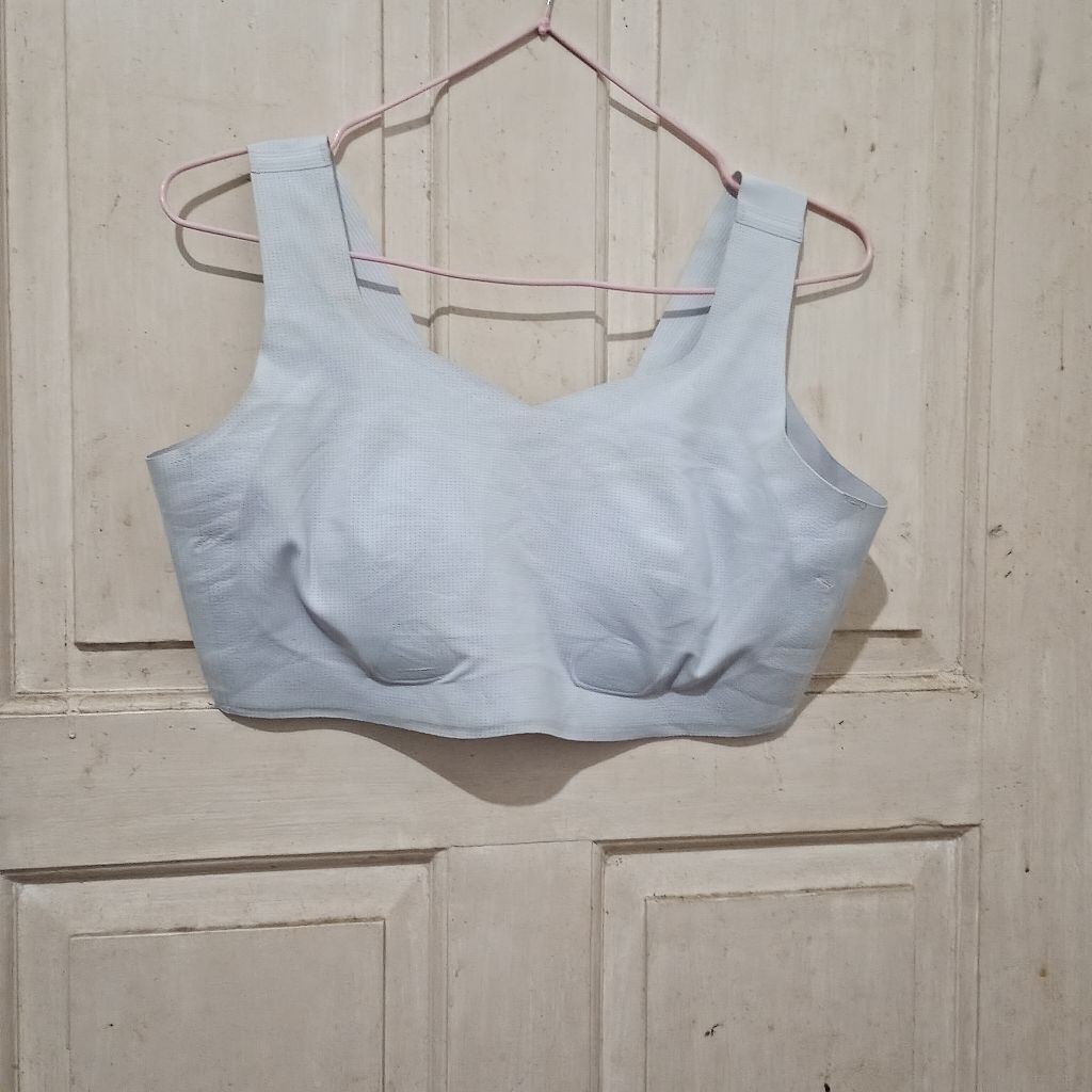 B7, SEEMLESS BRA SIZE XL