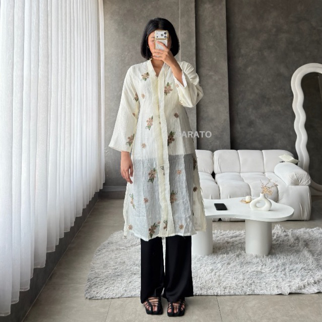 SARATO - เสื้อคลุมงานปักของ Kanya