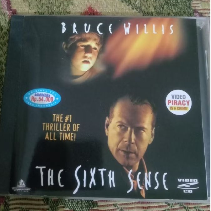 VCD ต้นฉบับ SIXTH SENSE Feat BRUCE WILLIS อินโดนีเซียข้อความ