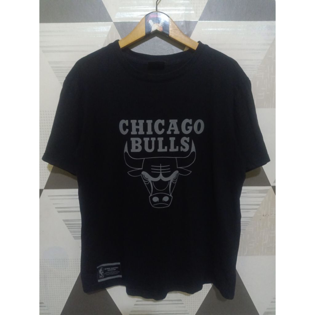 เสื้อยืด Chicago Bulls สีดํา