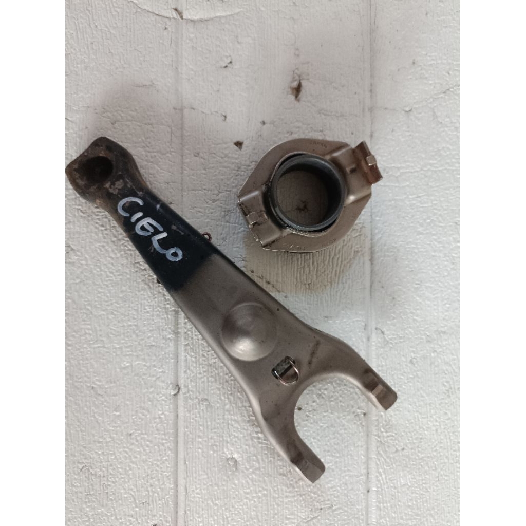Honda Accord Cielo Vtech / Non Vtech 94-97 Clutch Fork & Bearing Deck