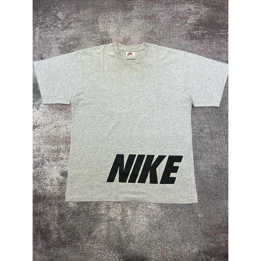 เสื้อยืด NIKE VINTAGE