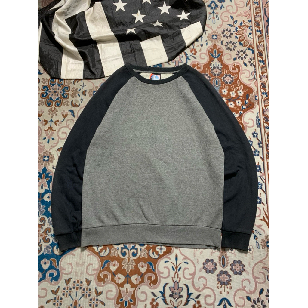 CREWNECK TBJ NEARBY*