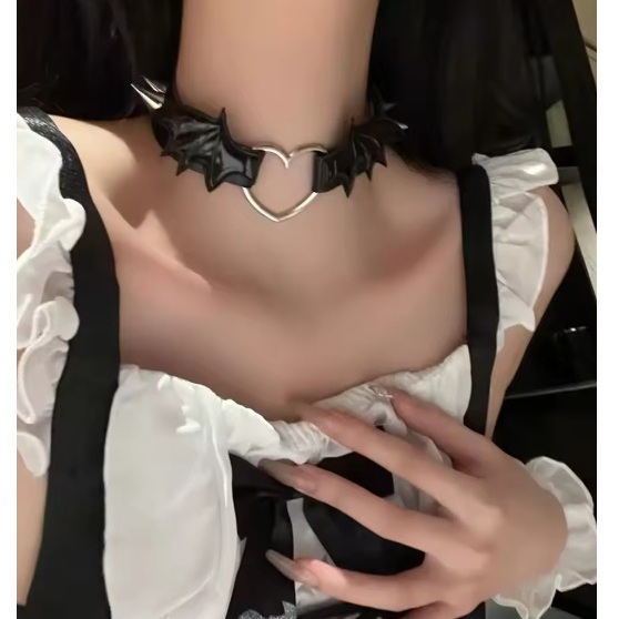 สร้อยคอ Harajuku punk Leather Choker หัวใจและปีก รุ่น TTN080