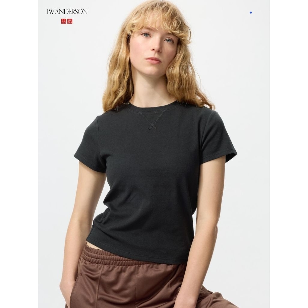เสื้อยืดผู้หญิง Mini JWA UNIQLO