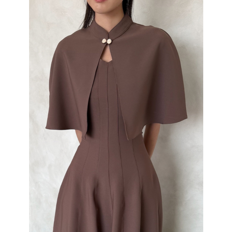 Kadaka Margot Outer | เสื้อคลุมตัวนอกครอป | เสื้อนอกผู้หญิง | Classic Charm Collection O-0208